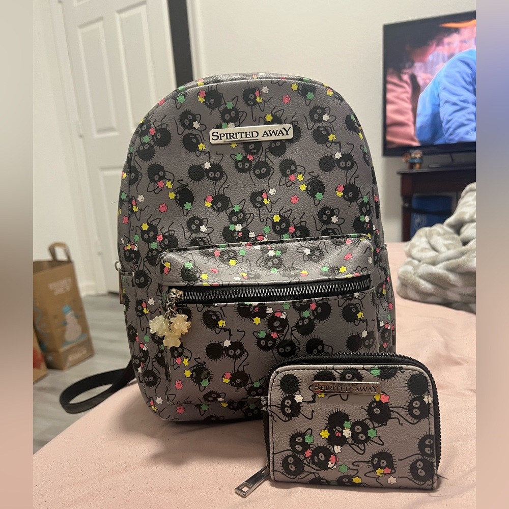 Studio Ghibli Spirited Away Soot Sprite Mini
Backpack w wallet